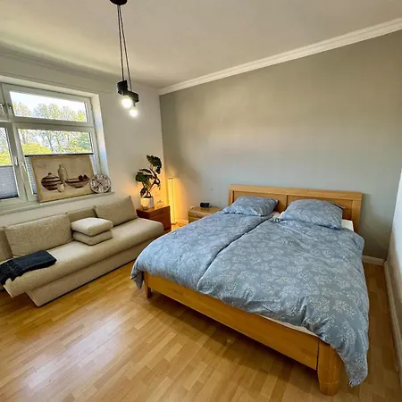 Large And Cozy In A Shared And Great Location Lägenhet