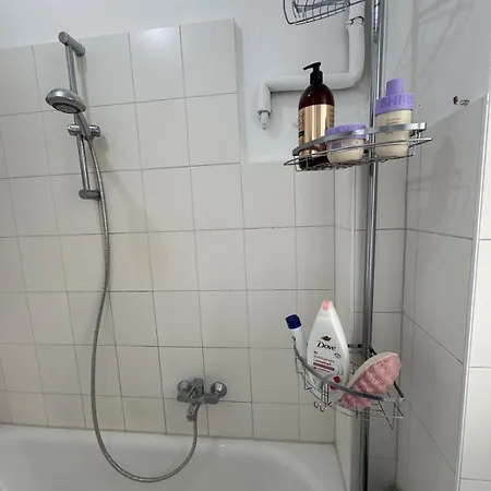 Large And Cozy In A Shared And Great Location * Kiel
